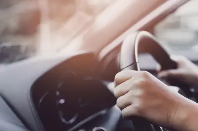 Bruit quand je tourne le volant : découvrez les causes et solutions