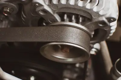 Courroie trapézoïdale : typologie, symptômes d’usure et conseils pratiques