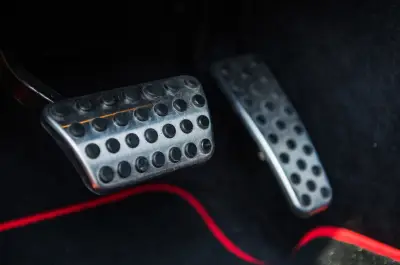 Pédales de la voiture : tout savoir sur votre pédalier