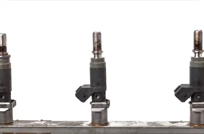 rampe d'injection avec injecteurs